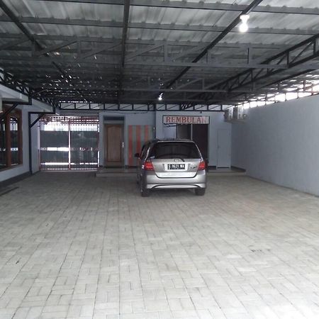 Rembulan Guest House Jombang Exterior foto