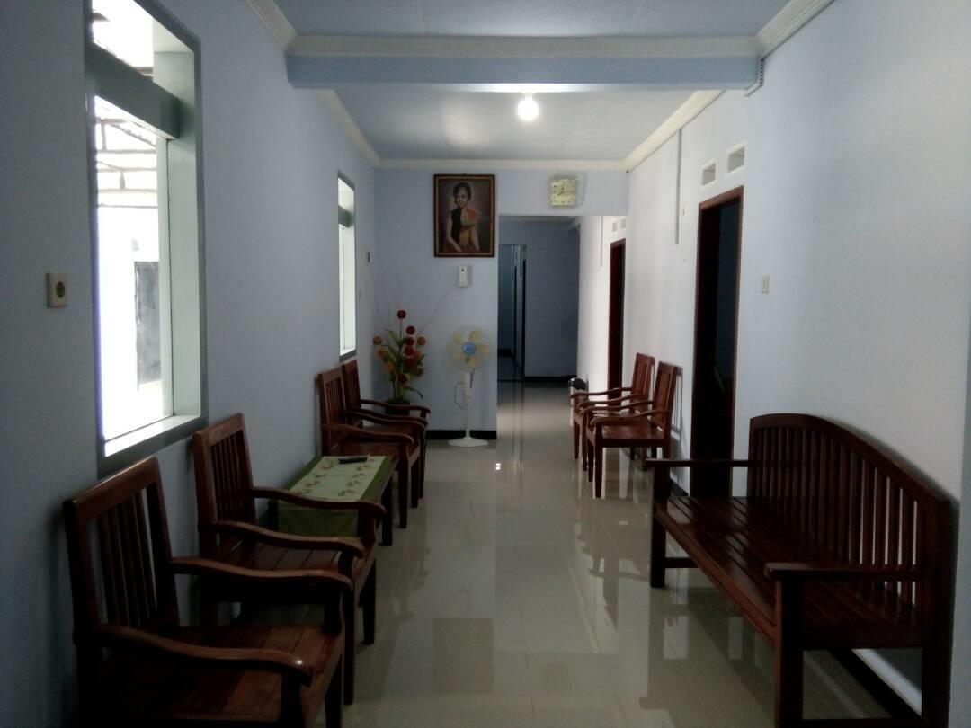 Rembulan Guest House Jombang Exterior foto